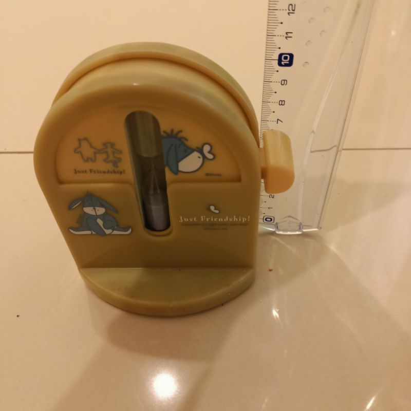 

Tempat pensil pensil case pencil stationery jam pasir motif Eoyore Winnie the pooh preloved