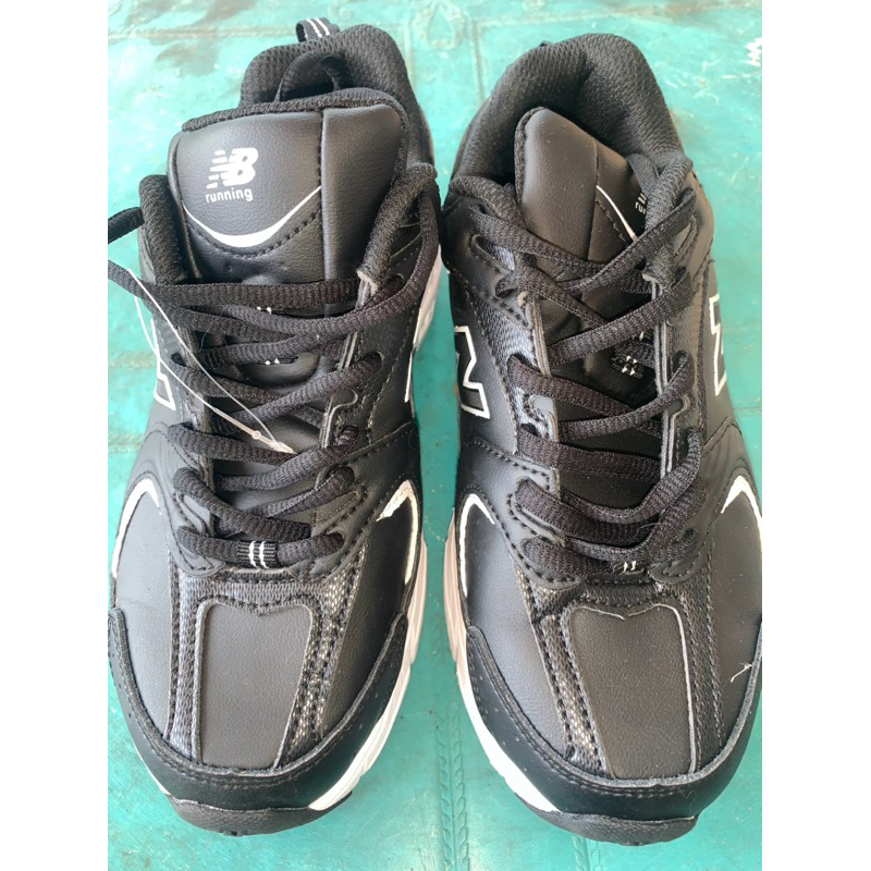 Sepatu Preloved NB 530