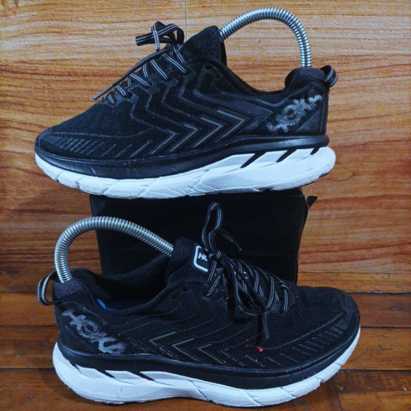 Sepatu Second Hoka Size 37