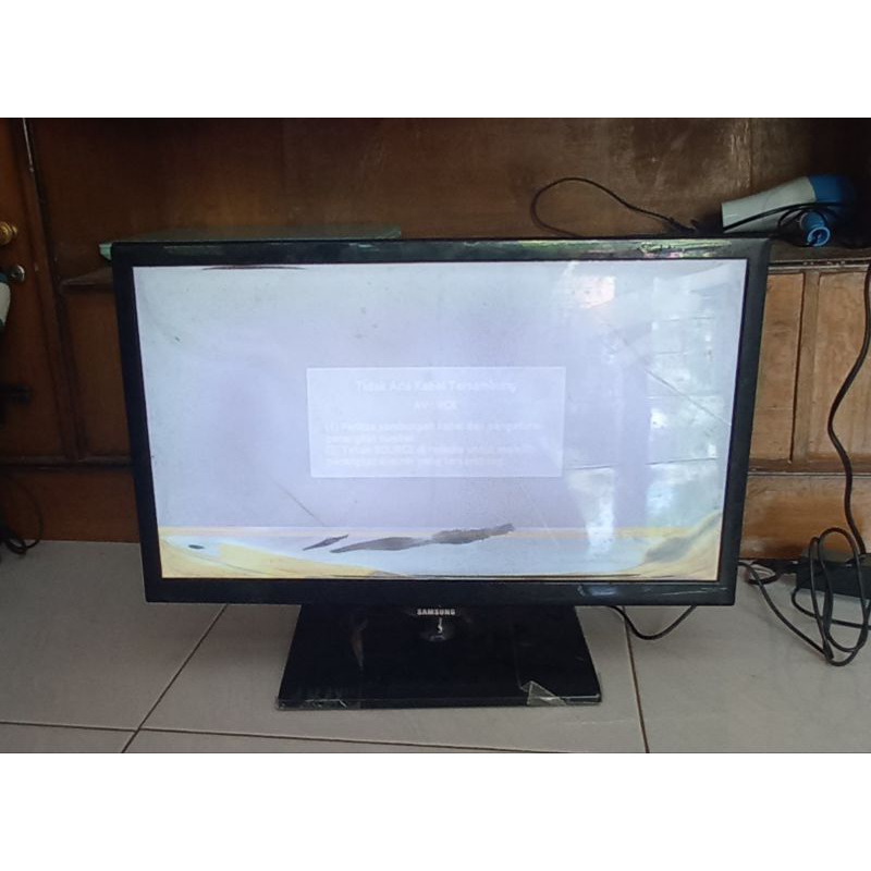 TV SAMSUNG UA22F5000AM HIDUP MINUS LCD