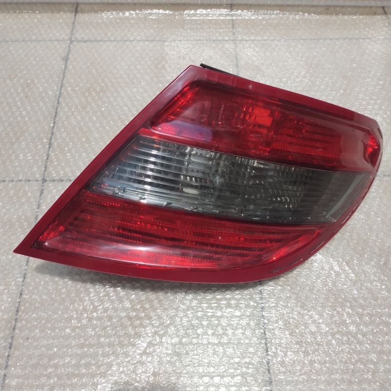 stoplamp mercedes benz c200 w204 lampu belakang mercy c class w204 original