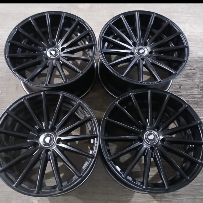 VELG MOBIL BEKAS R18 LUBANG 5 VOSSEN R18X8/9 H5X114,3 ET35/38 PNP,INNOVA,WULING.ODDISEY.ACCORD