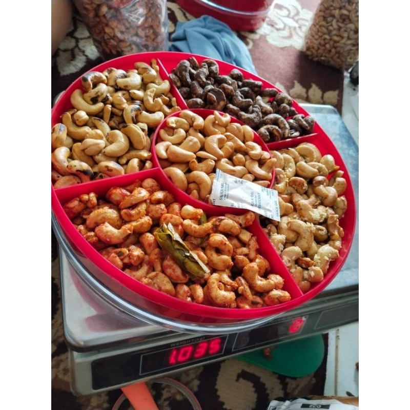

KACANG METE 5 VARIAN RASA PEDAS COKLAT BAKAR WIJEN GORENG OVEN