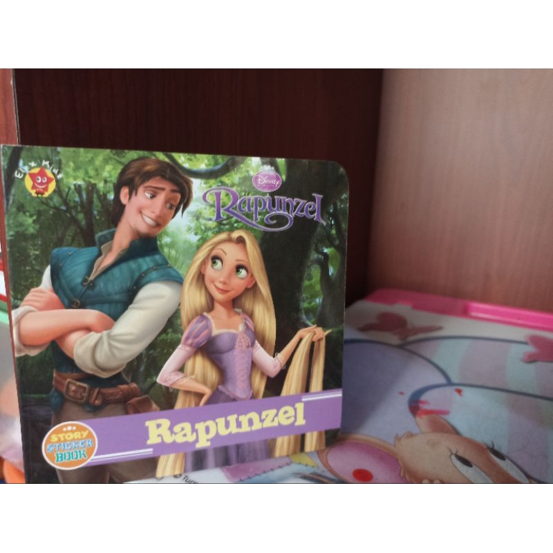 (PRELOVED) BUKU STIKER RAPUNZEL BOARD BOOK
