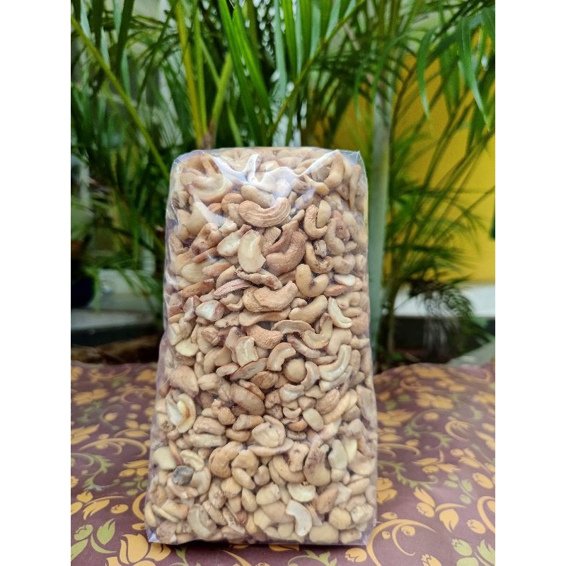 

kacang Mede patahan mentah 1kg termurah