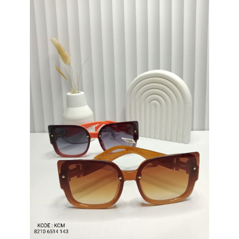 kacamata wanita kekinian