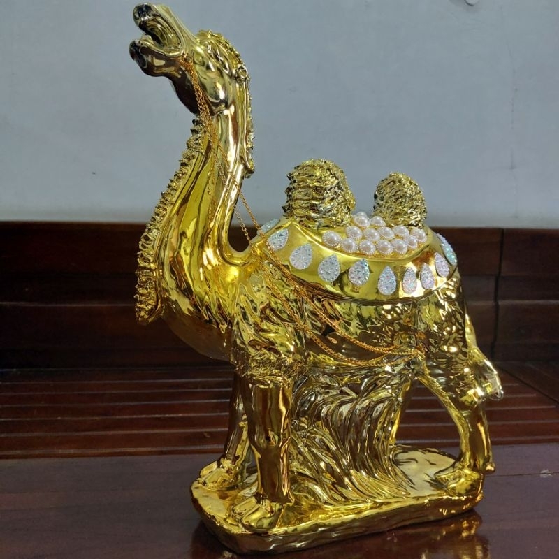 pajangan unta besar/hiasan lemari jumbo motif onta gold