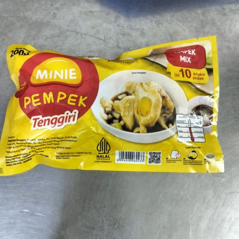 

Pempek isi 10 (200 gr)