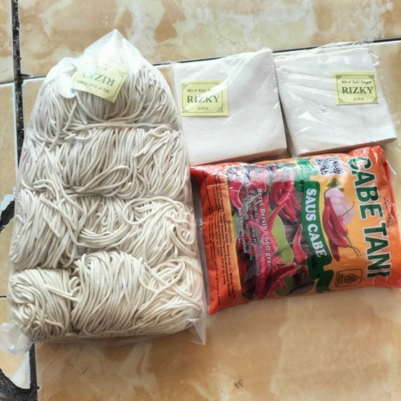 

Mie 1kg + Kulit Pangsit 2 + Saos Cabe tani pedas