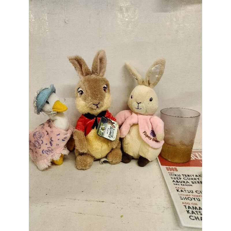 Boneka petter rabit familly