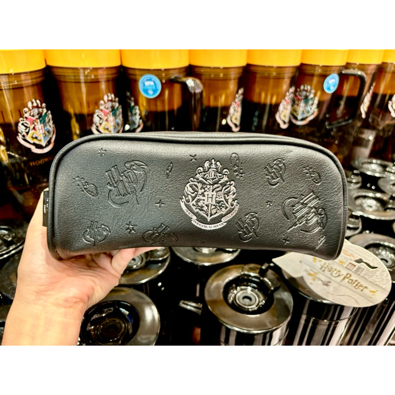 

MINISO X HARRY POTTER Embossed Gold Stamping Stationery Case Black