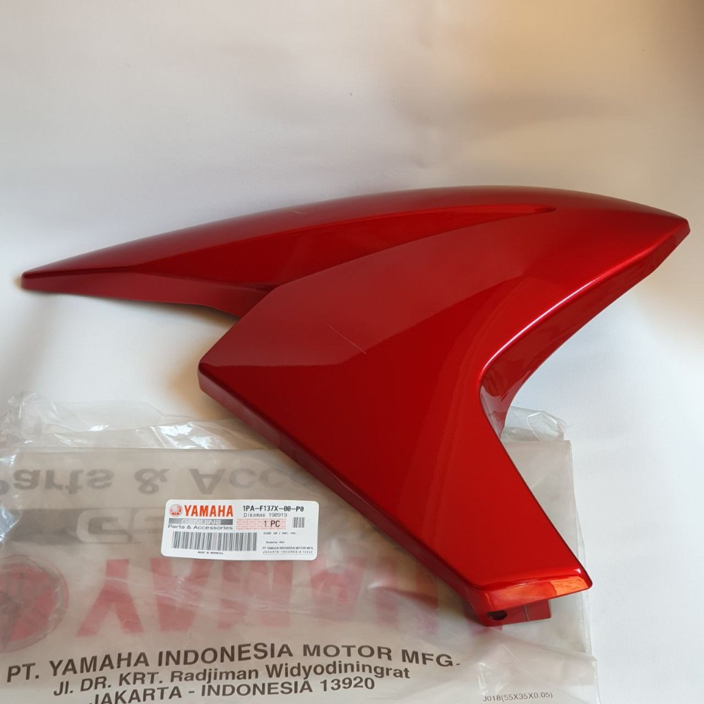 Scoop Air, Sayap Bawah Tangki Kanan Vixion NVL merah glossy / 1PA-F137X-00-P0