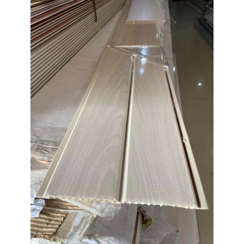 {PROMO} PERDUS PLAFON PVC PUTIH MOTIF SERAT KAYU NAT SILVER AV 2011 D (15 LEMBAR )