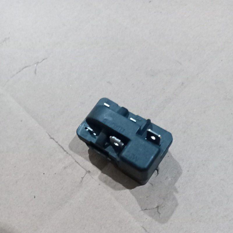 Relay kulkas kaki 2 Polytron original