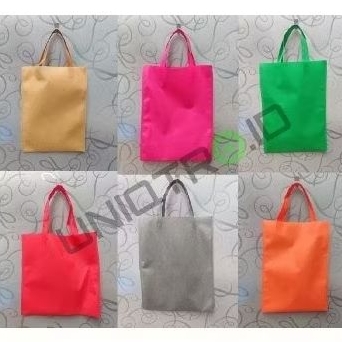 

TAS TENTENG POLOS LUSINAN BERBAGAI UKURAN.