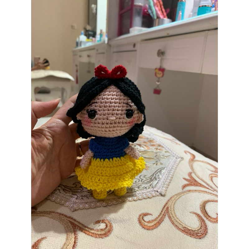 gantungan kunci boneka snow white