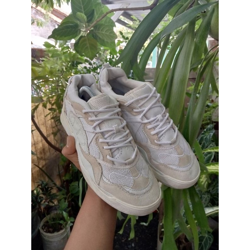 Sepatu Second / Sepatu Bekas Vans Varix Waffle Cup White Ultracush - Size : 42 - Insole : 27 cm - ca