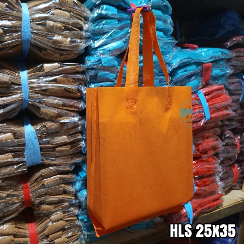 

( 12 PCS ) Goodie bag HLS 25x35 Tas Hajatan Tas Spunbond murah Harga Per Lusin