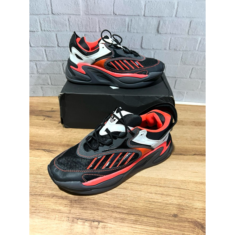 SEPATU ADIDAS OZWORLD, size 40