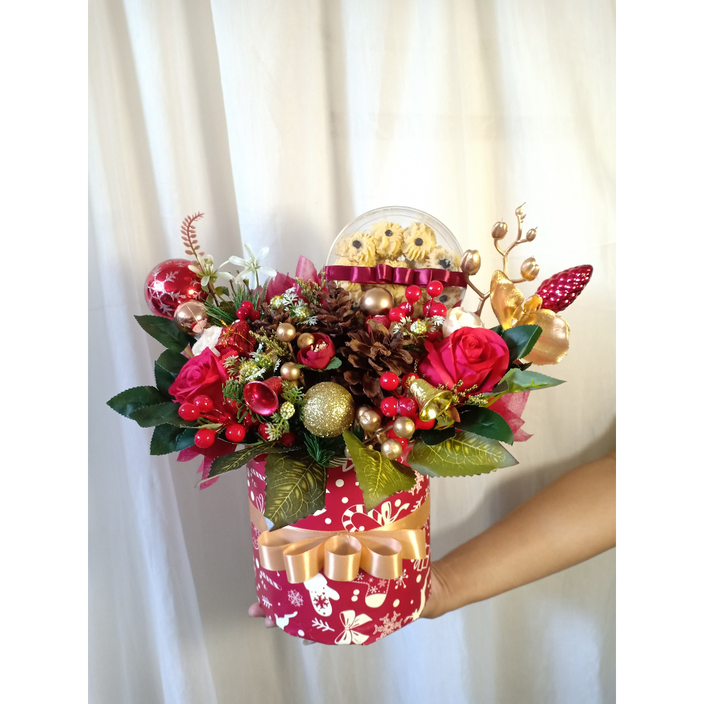 

BUKET/PARCEL CHRISTMAS BUNGA BOX+1 TOPLES KUE KERING