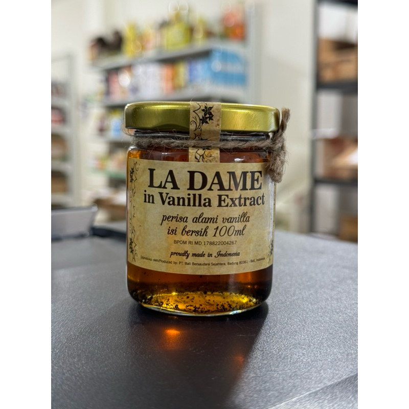 

LA DAME in vanilla extract / perisa alami vanilla 100ml