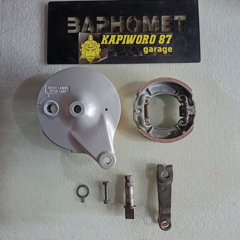 Tutup Tromol Suzuki Belakang Set Kampas Rem & Paha Rem. PNP RC, Tornado, Shogun, Smash.