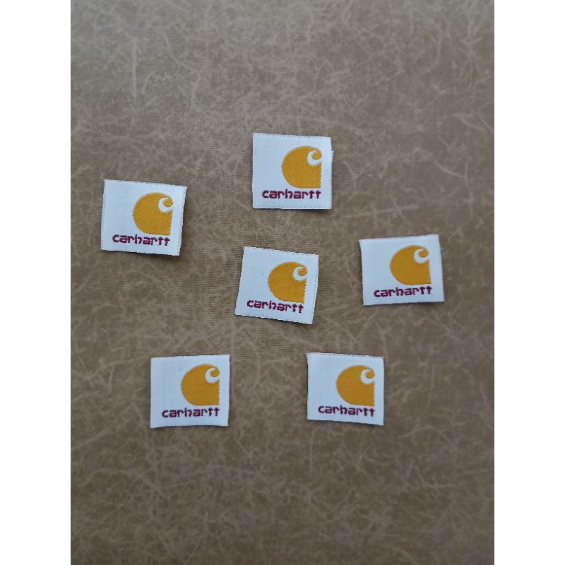 

CARHATT WOVEN UKURAN 3x3 label