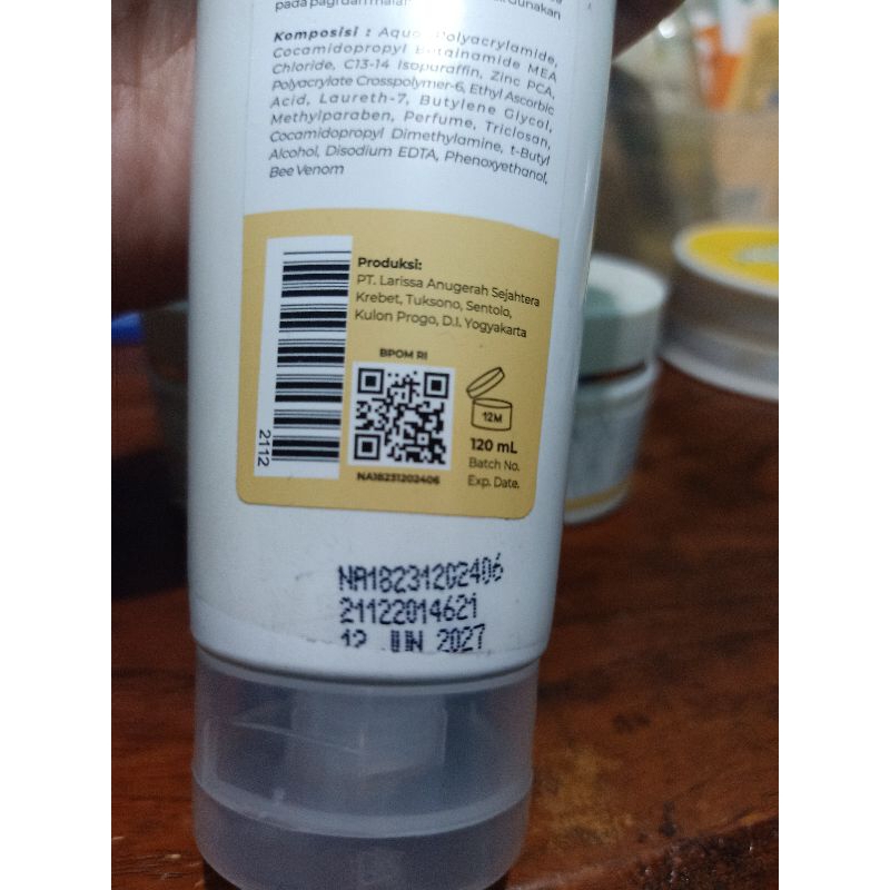 Larissa paket honey bee venom acne / acne therapi