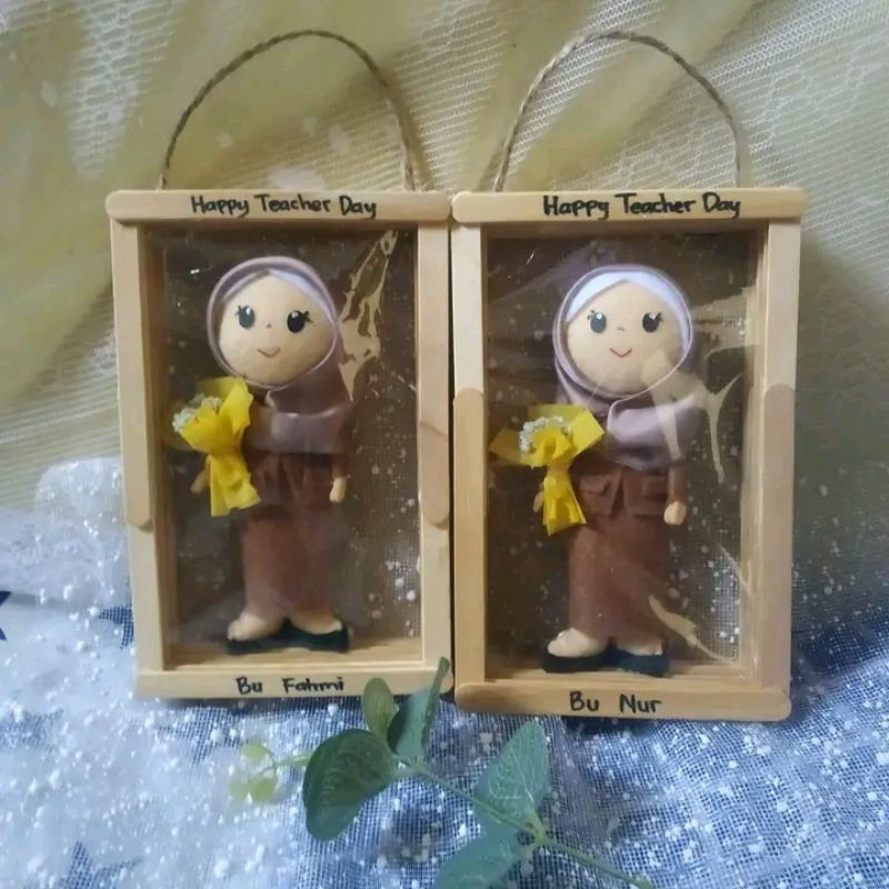 kado guru boneka flanel guru frame stik