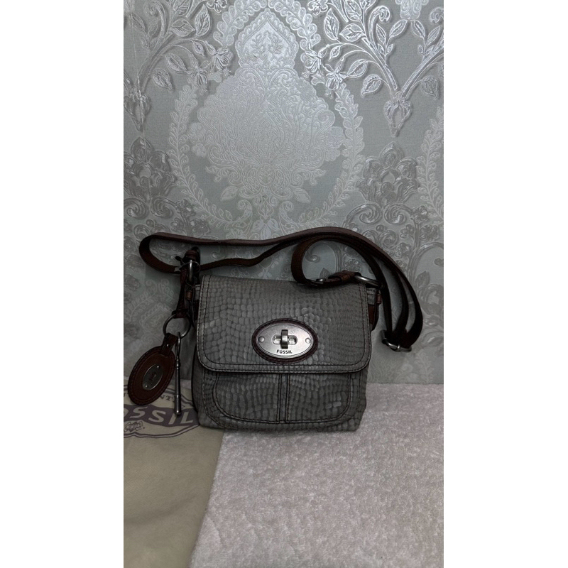 Fossil Sling Turnlock Snake skin dark