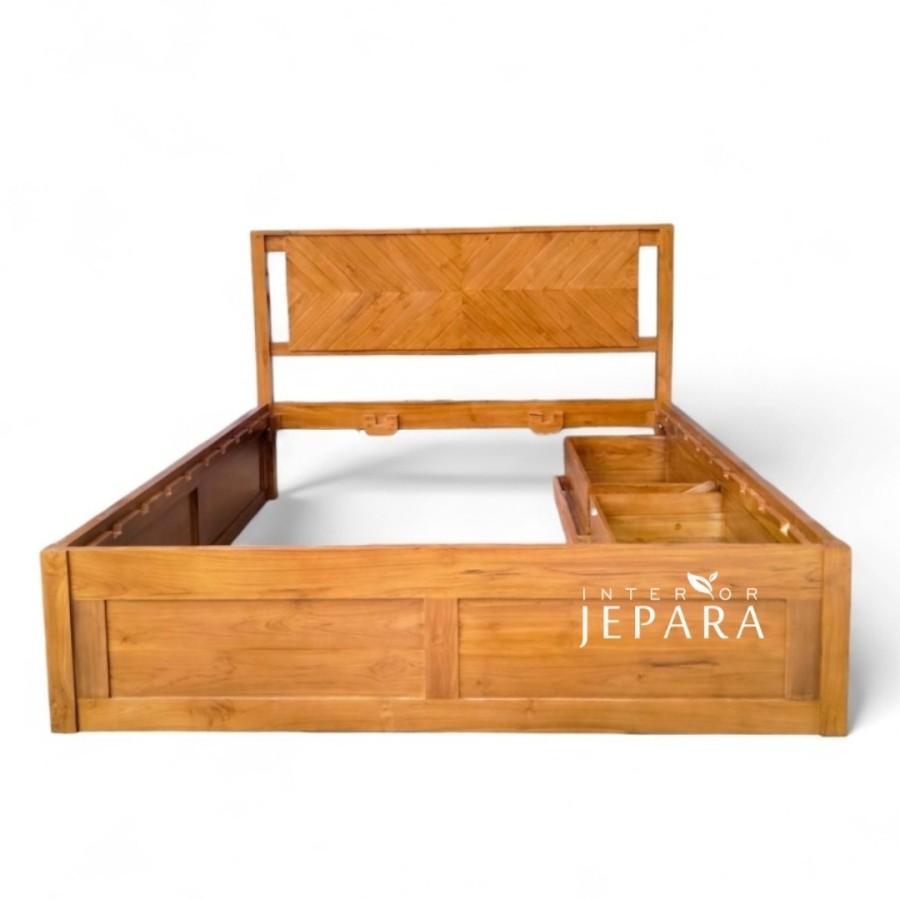 Dipan Tempat Tidur Kayu Jati Motif Silang Mozaik