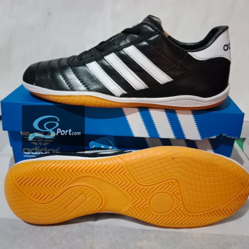 Sepatu Futsal Kulit Adidas