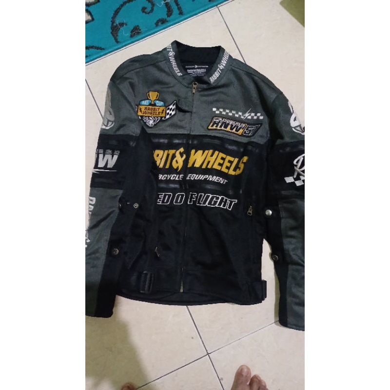 Rabbit and Wheels Carbon V2