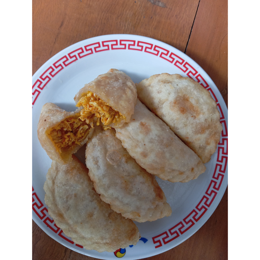 

Cireng isi ayam suwir