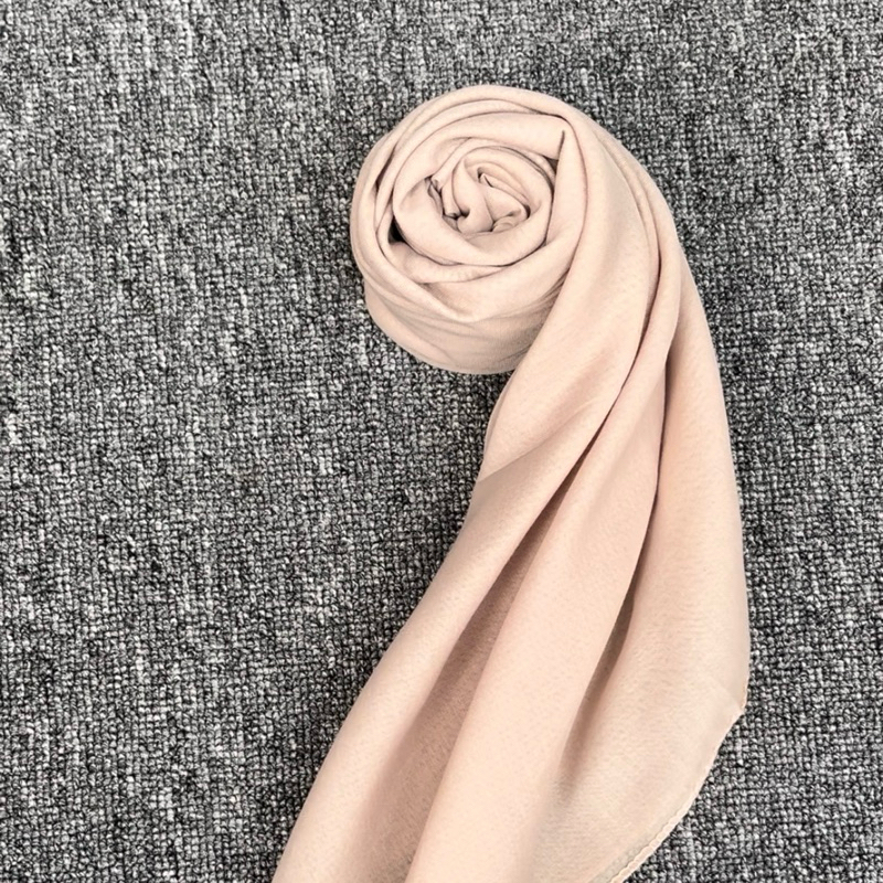 Hijab Paris Jadul Segi Empat Warna Ivory by Qailula Hijab