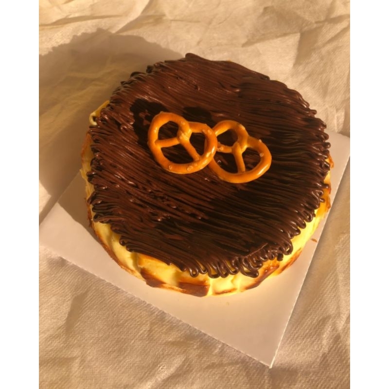 

Whole Cake Choco Burnt Cheesecake (16cm)