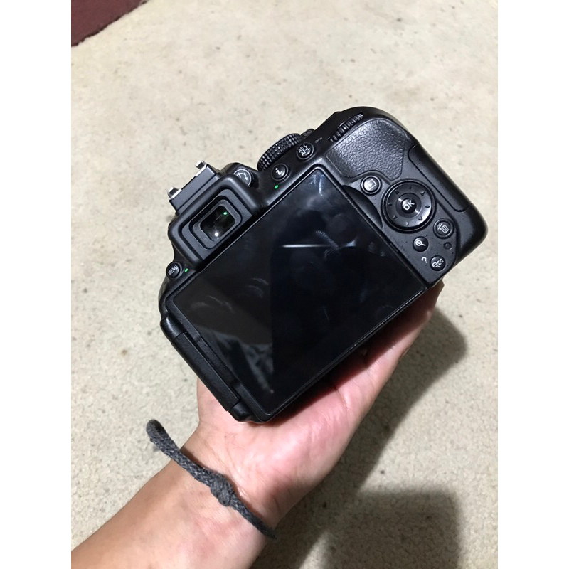 kamera dslr nikon d5300 layar lipat