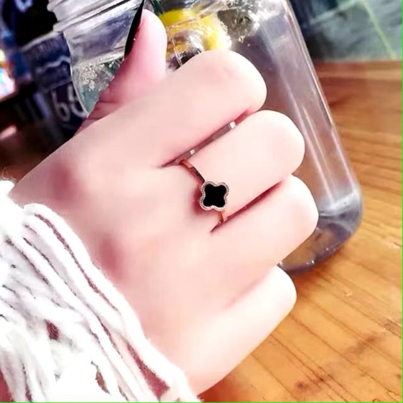 cincin wanita motif bintang ples Anti karat Anti luntur bahan Titanium lapis mas24K