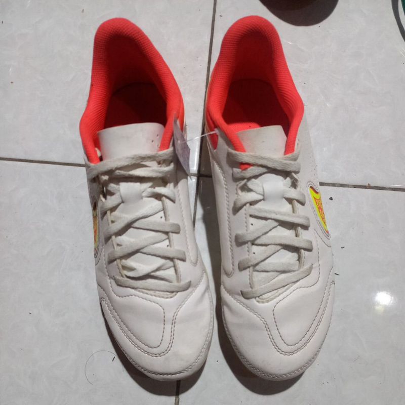 Sepatu bola Nike tiempo legend original