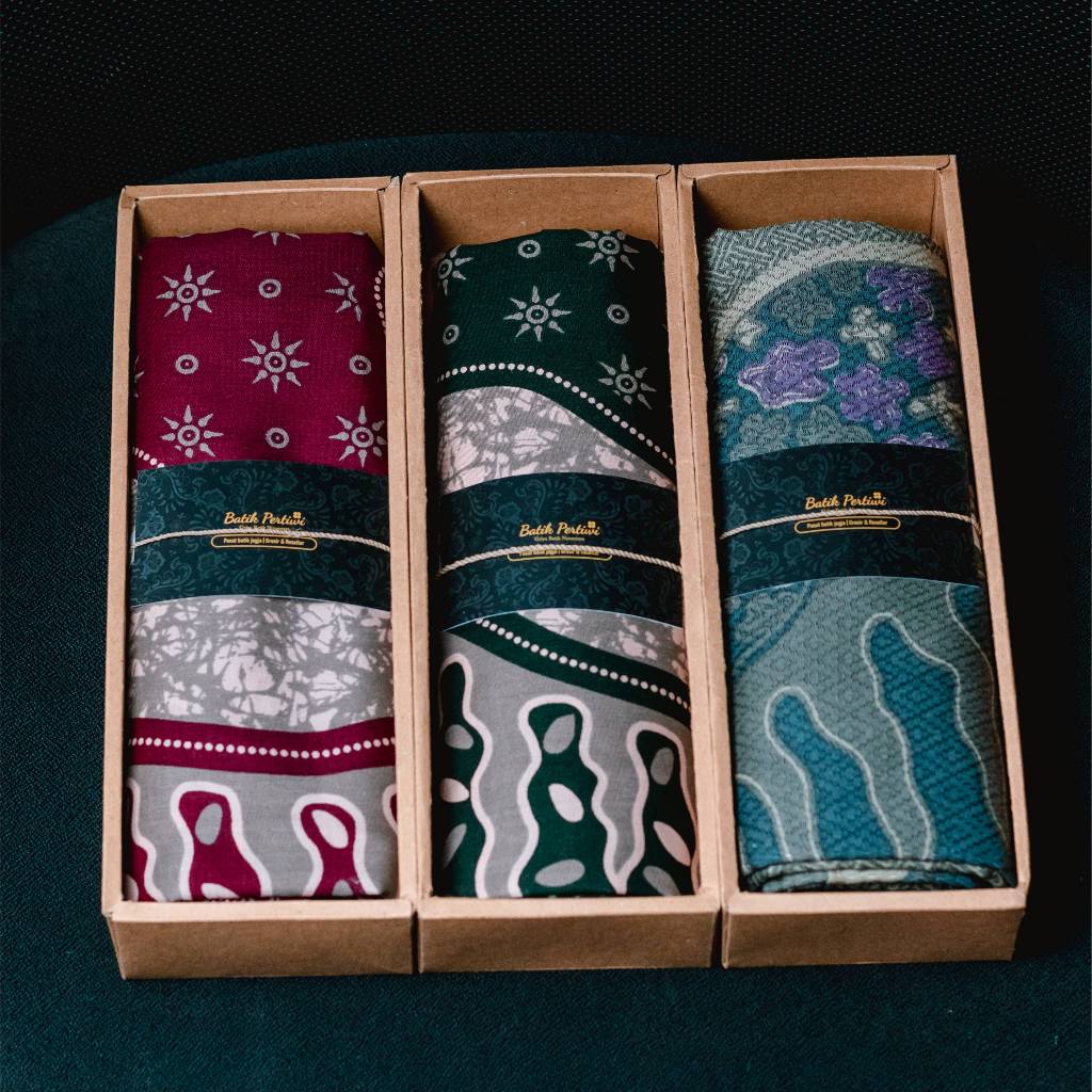 HAMPERS KAIN BATIK PREMIUM - Batik Pertiwi Jogja