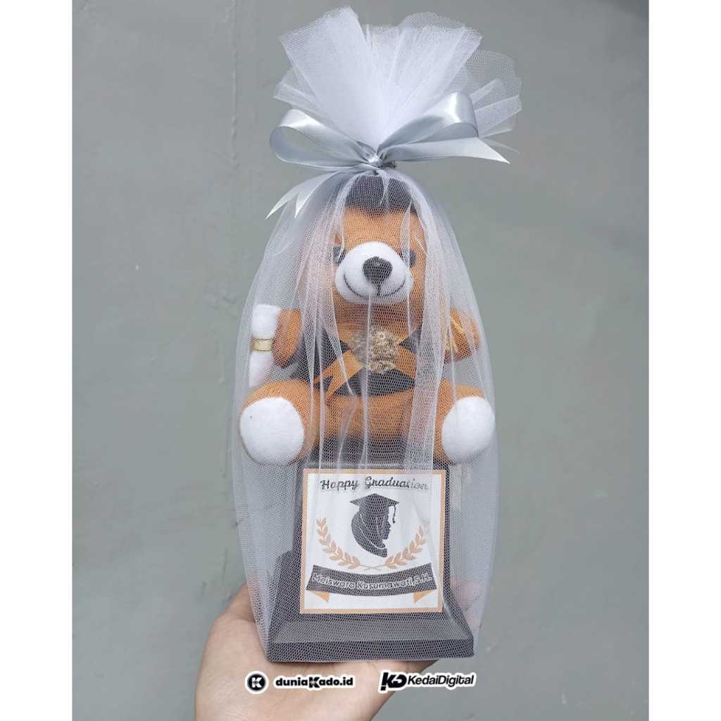 trophy piala boneka wisuda