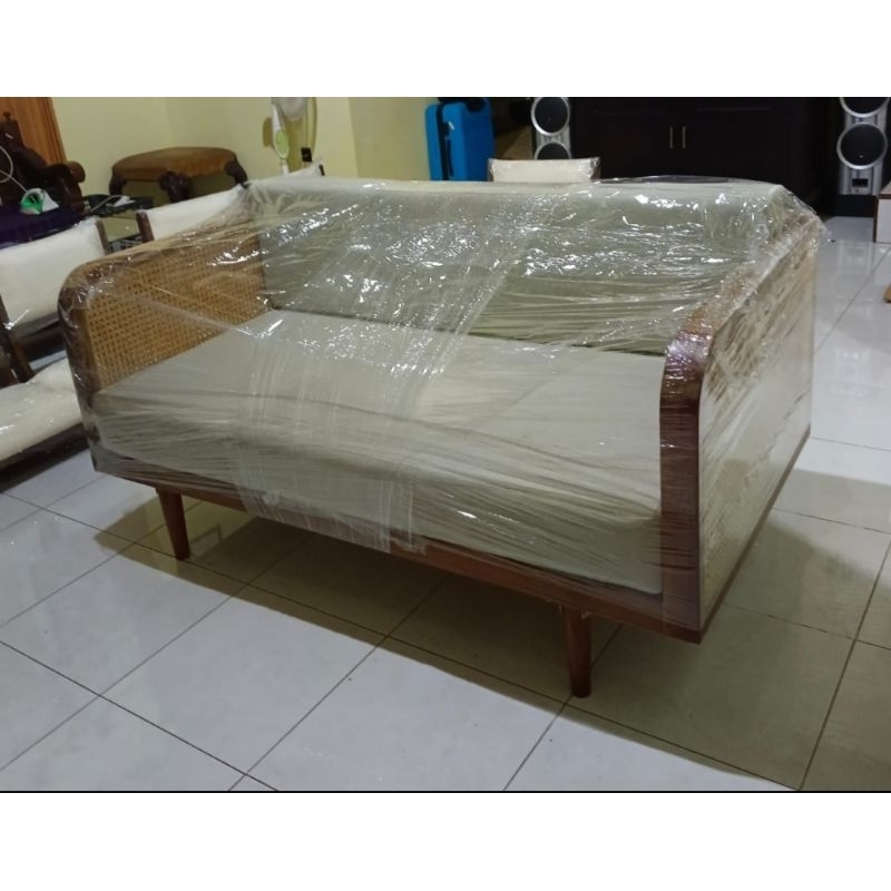 Kursi Sofa Bet Tamu