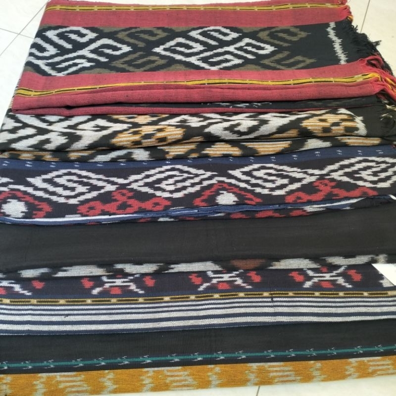 BLANKET TENUN TROSO ETNIK  KALIMANTAN LOMBOK PAPUA TORAJA DAYAK JEPARA MALUKU LURIK TENUN TROSO ETNI