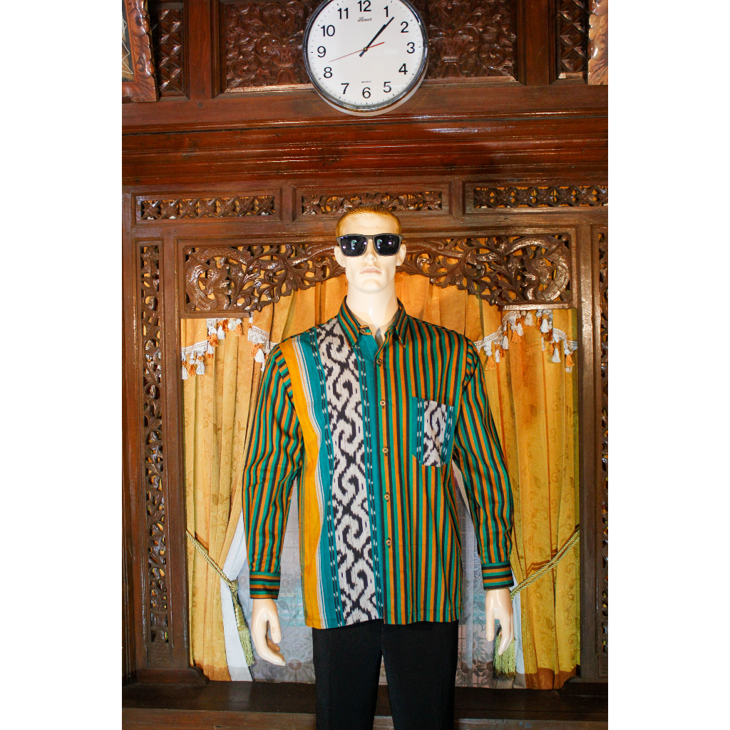 Kemeja lengan panjang lurik dengan kombinasikain troso dari Jepara terbaru