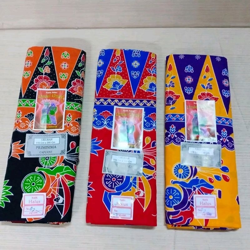 Sarung Wanita Khas Betawi Motif Batik Ondel Ondel