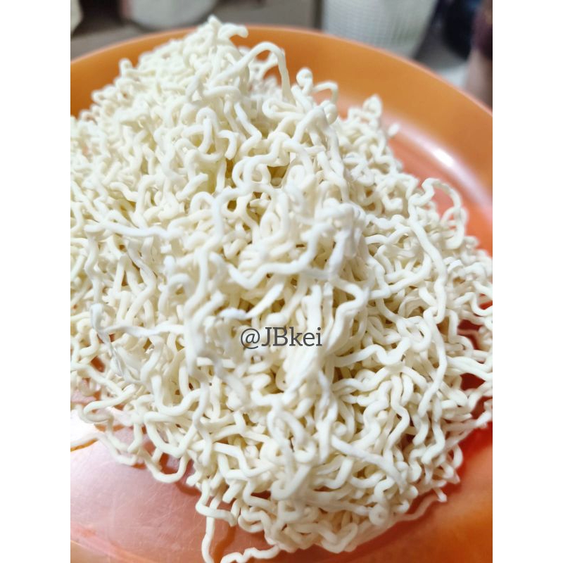 

Bakmi Mentah Ukuran 1 KG Wonton Mie Keriting