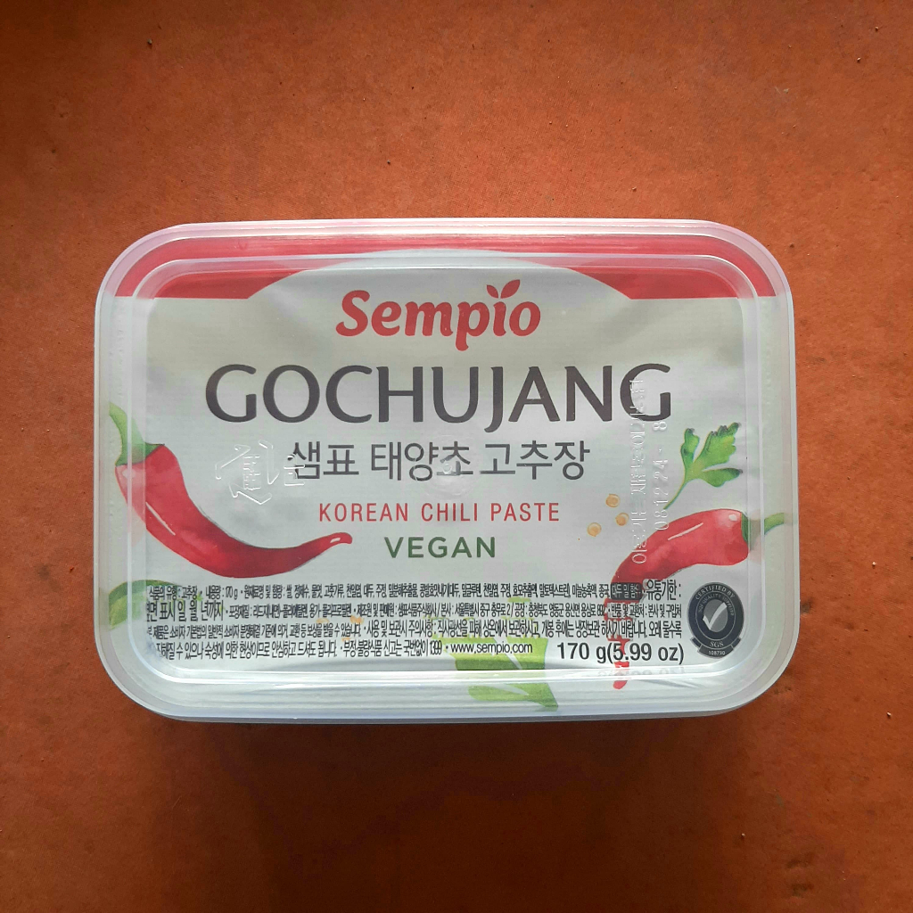 

sempio gochujang / hot pepper paste