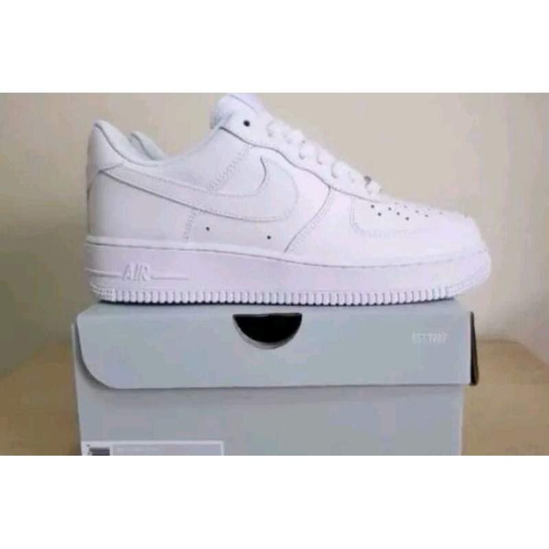 sepatu casual sneaker putih polos sepatu santai sepatu pria wanita putih polos