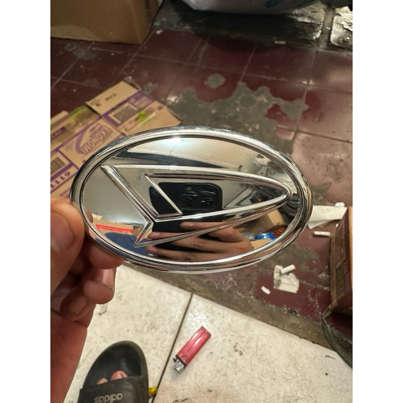 Emblem lambang logo bemper depan original daihatsu Zebra Espass Taruna ori