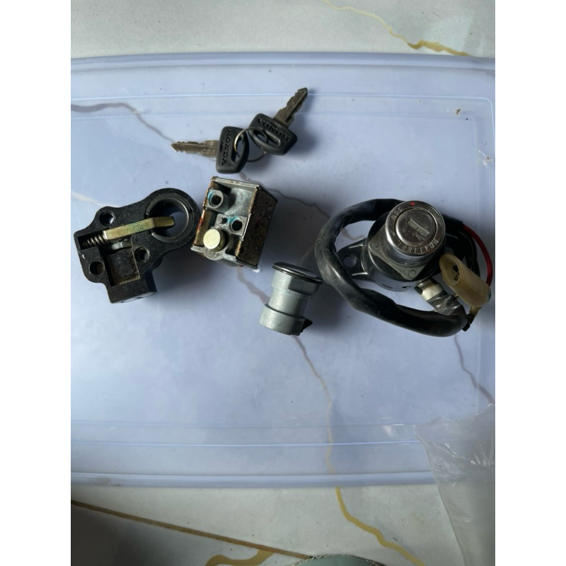 kunci kontak gl100 ori set tahun 1979